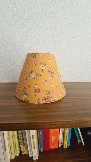 Escabel floral vintage