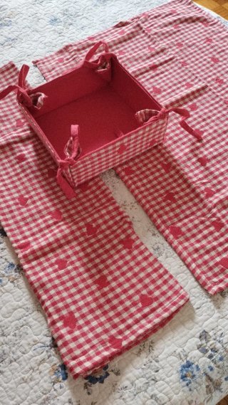 Porta pane tessuto quadretti rossi e cuori