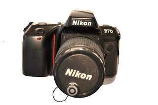 Cámara Nikon F-70 Negra