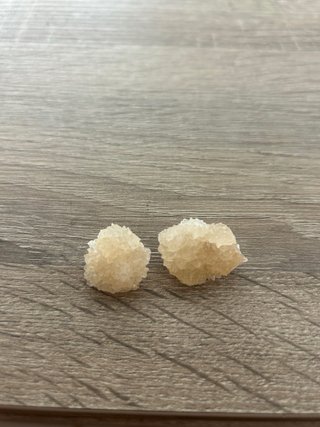 Dos piedras de cuarzo natural