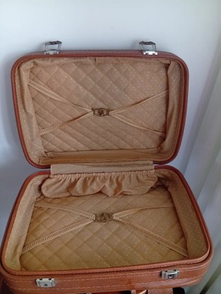 Maleta vintage de cuero marrón