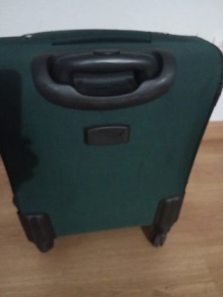 Maleta de viaje verde