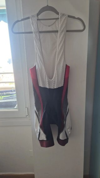 Lote Ciclismo: Casco, Pedales, Luces, trajes, GPS