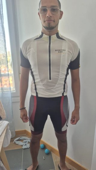 Lote Ciclismo: Casco, Pedales, Luces, trajes, GPS