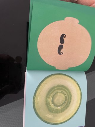 Un cuaderno de pegatinas para crear caras