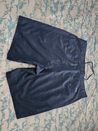 Pantalones cortos hombre azul marino talla M.