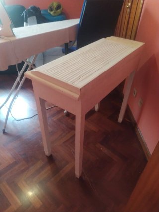 Escritorio madera blanco y marrón con cajonera 91