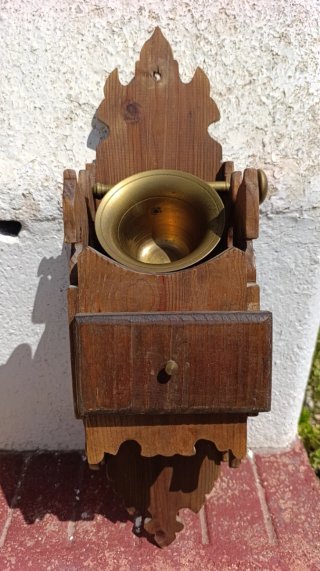 Almirez de bronce con soporte de madera