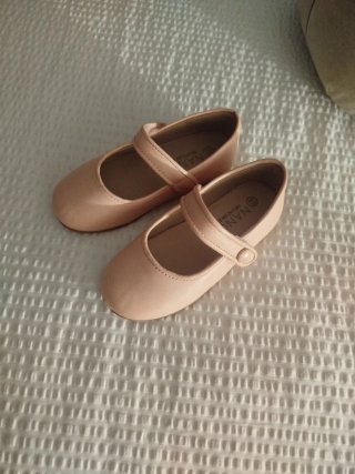 Zapatos de niña rosa
