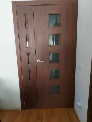Puerta doble madera con cristales