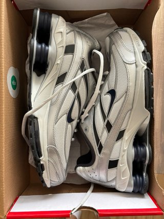 Zapatillas Nike Shox Plata y Negro