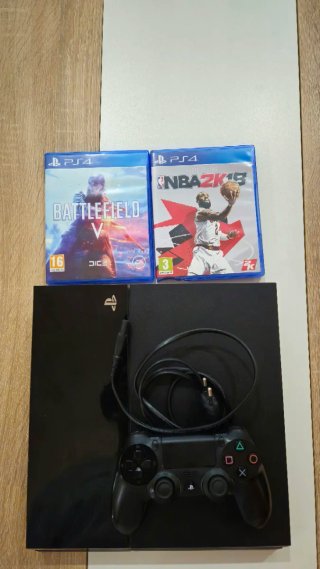 PS4 Negra + Mando + 2 Juegos