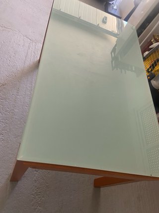 Mesa comedor cristal y madera y aparador