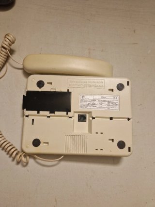 Teléfono fijo Forma beige antiguo