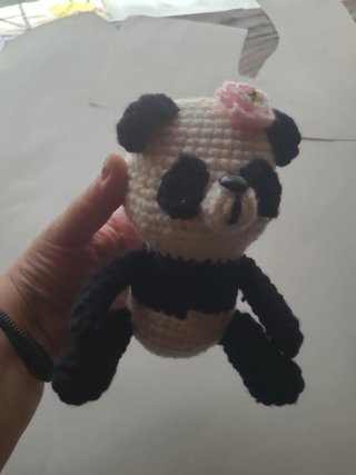 Amigurumi Panda con Flor Rosa