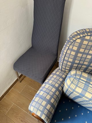4 Sillas de salón tela y metal