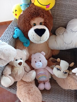Lote de peluches infantiles variados