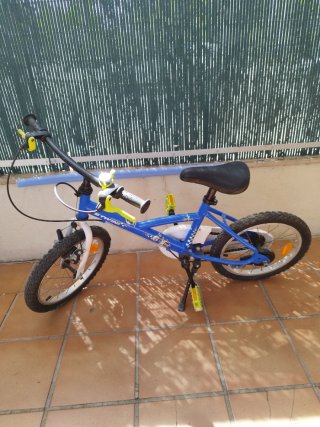 Bicicleta infantil B'TWIN azul