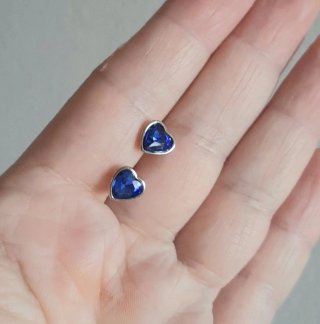 Pendientes plata y circón azul 'corazon'.