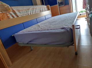 Cama nido con cajones beige y azul