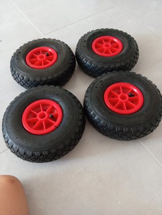 Ruedas Carretilla Nuevas.