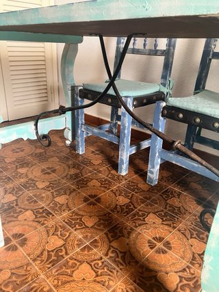 Mesa y 4 Sillas Madera Maciza