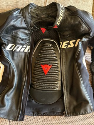 Mono de moto Dainese 2 piezas y botas Alpinestars