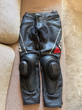 Mono de moto Dainese 2 piezas y botas Alpinestars