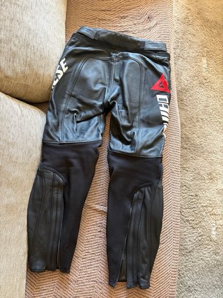 Mono de moto Dainese 2 piezas y botas Alpinestars