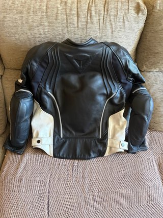 Mono de moto Dainese 2 piezas y botas Alpinestars