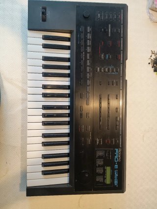 Roland PRO-E Teclado 128 Sonidos/32 Ritmos
