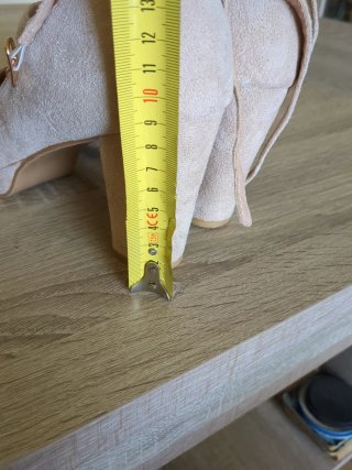Zapatos de tacón beige mujer