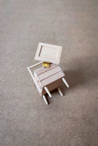Miniatura Scatola Porta-Cucito Legno Vintage 1:12