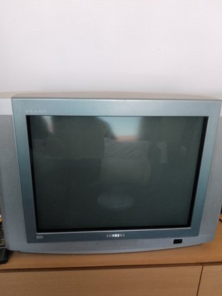 Televisor Samsung antigua Tubo