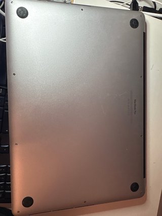 MacBook Pro Retina 15” Mid 2015 + Cargador