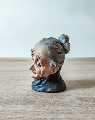 Antica statuetta Anziana porcellana Capodimonte