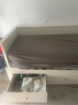 Cama diván IKEA Hemnes con 2 colchones