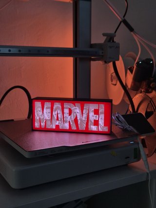 Lámpara LED Marvel - Impresión 3D