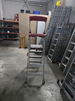 Escalera profesional WÜRTH aluminio con plataforma