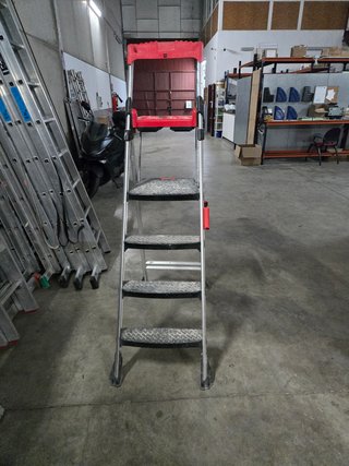 Escalera profesional WÜRTH aluminio con plataforma