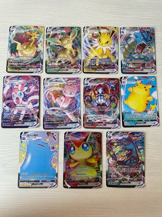 Lote 30 Cartas Pokémon VMax + 1 V-Astro