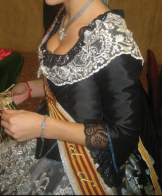 Traje de Fallera azul y negro +zapatos T.38