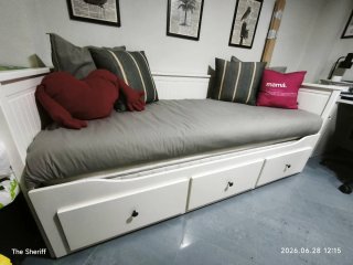 Diván IKEA HEMNES con colchones