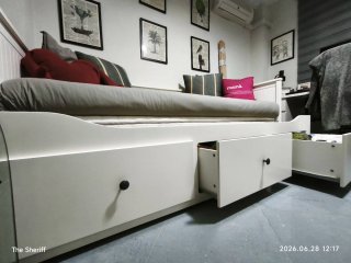 Diván IKEA HEMNES con colchones