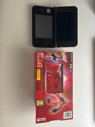 Nintendo 3DS XL Edición Pokémon Roja Pokemon