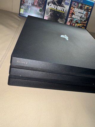 Consola PS4 Pro + 2 Mandos + Juegos