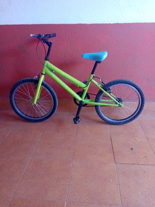 Bicicleta infantil verde