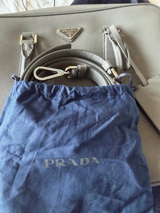 Borsa Prada Saffiano Travel Grigio