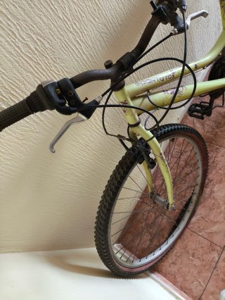 DOS BICICLETAS para reparar