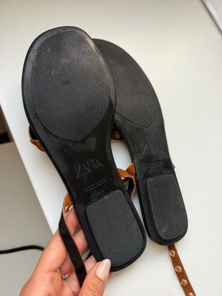 Sandalias Zara con tachuelas